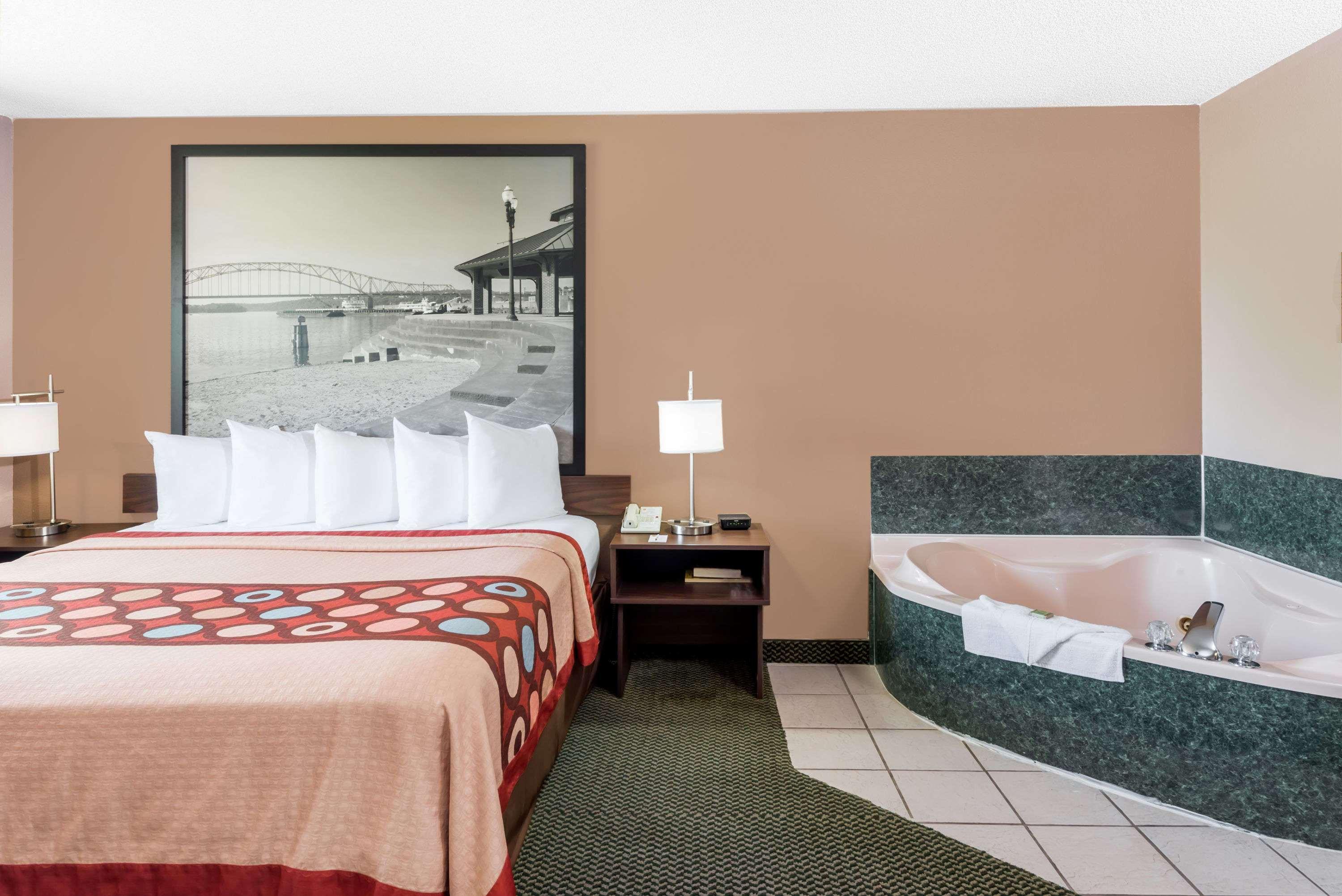 Super 8 By Wyndham Winfield-Quail Ridge Area Hotel Exterior photo