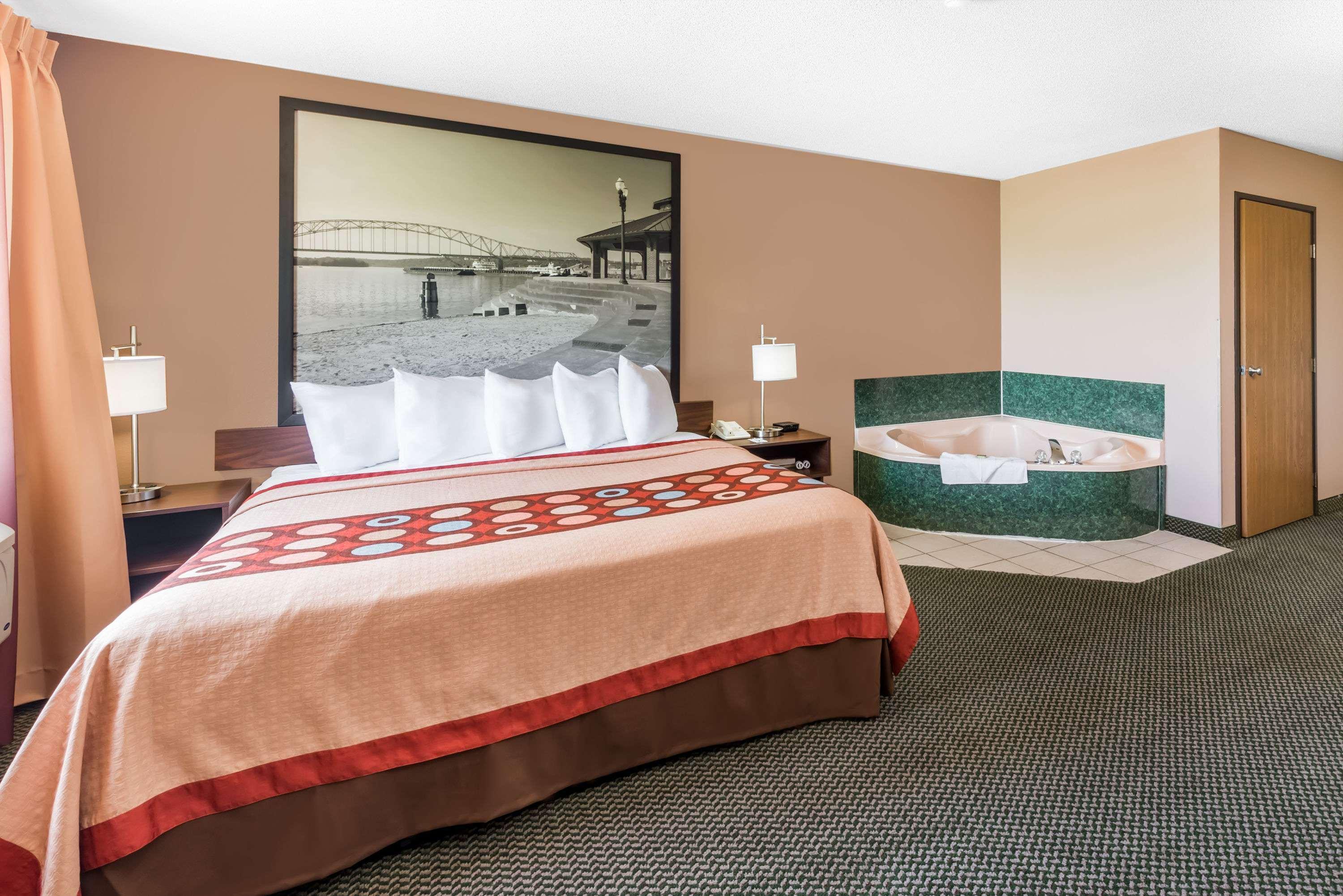 Super 8 By Wyndham Winfield-Quail Ridge Area Hotel Exterior photo